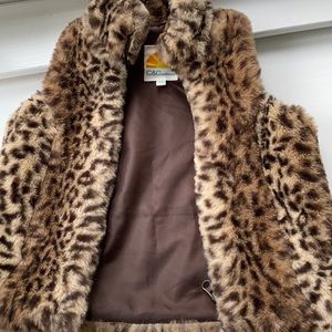 Faux fur leopard vest
